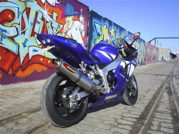 Yamaha yzf r1 billede 3