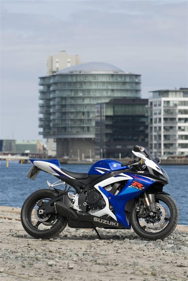 Suzuki GSX-R 750 - Fotosession i Sydhavnen. Tak til Rudi. billede 2