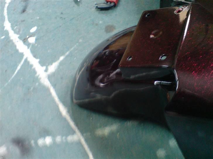 Suzuki GSX600F - og meget dyb vinrød i skyggen billede 18