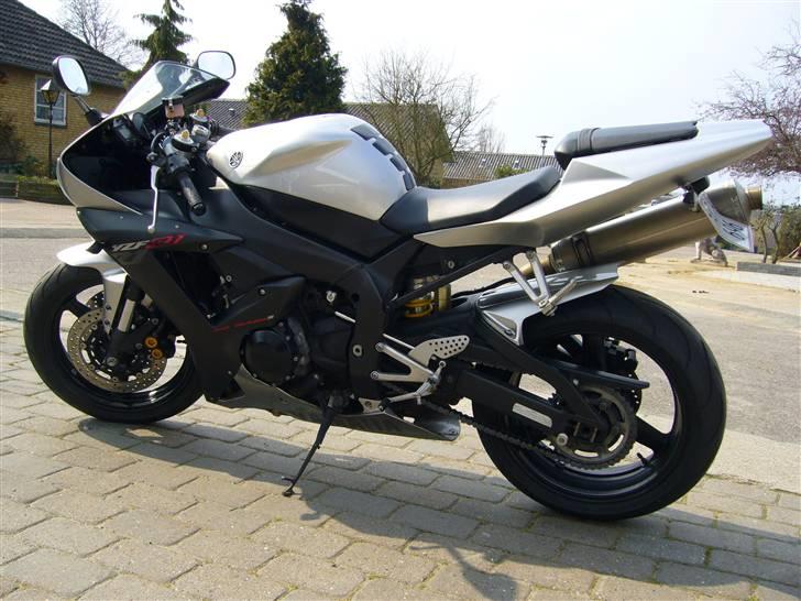 Yamaha YZF R1 (solgt) billede 1