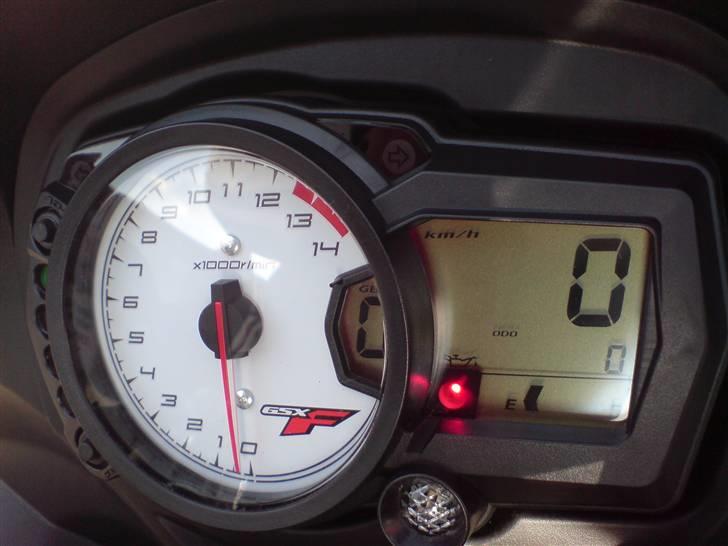 Suzuki GSX650F SOLGT - Jep, 0 km på tælleren:-) billede 4