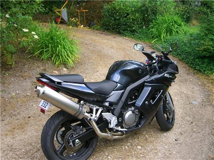 Suzuki SV 650 S *SOLGT* billede 3