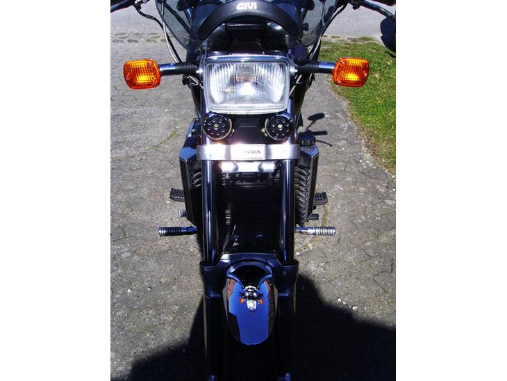 {{currentPhoto.altText}} billede {{currentPhoto.number}}