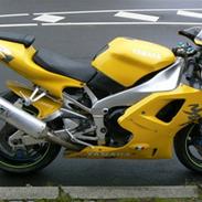 Yamaha Yzf R1