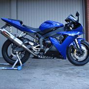 Yamaha yzf r1 2003 model