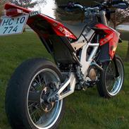 Aprilia sxv 550 motard 