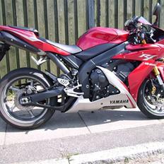 Yamaha yzf R1