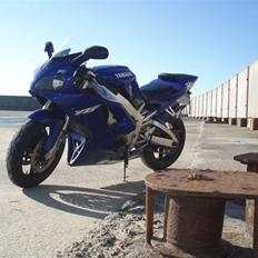 Yamaha R1