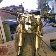 Kawasaki zxr 750 solgt i dele...