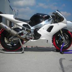 Yamaha YZF R1 (SOLGT)