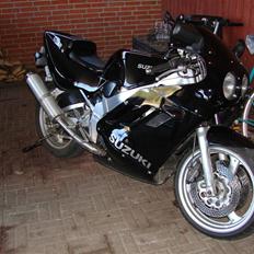 Suzuki GSX-R 400R  #DØD#