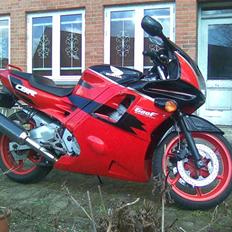 Honda cbr600f2