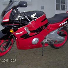 Honda cbr600f2