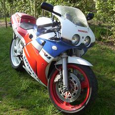 Honda VFR 400r (solgt)