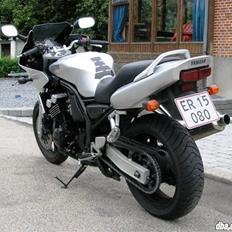 Yamaha FZS 600 Fazer - SOLGT!