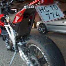 Aprilia sxv 550 motard 