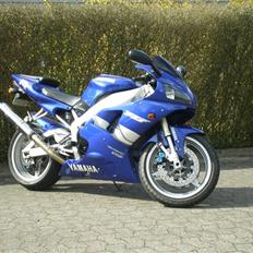 Yamaha R1