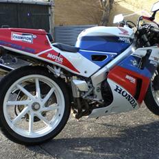 Honda vfr 400 (nc30)