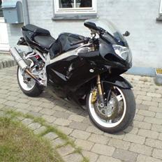 Suzuki GSX-R 1000 K1