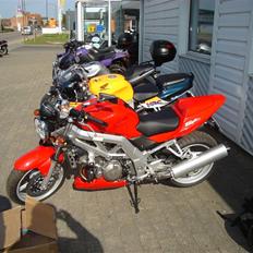 Suzuki SV 1000 N K7 **SOLGT**