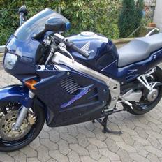 Honda VFR 750 F