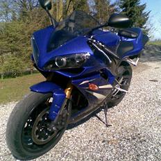 Yamaha R1 
