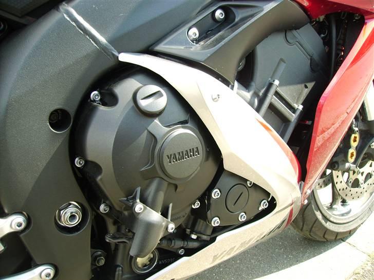 Yamaha yzf R1 billede 8