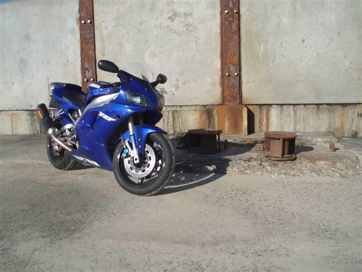 Yamaha R1 billede 2