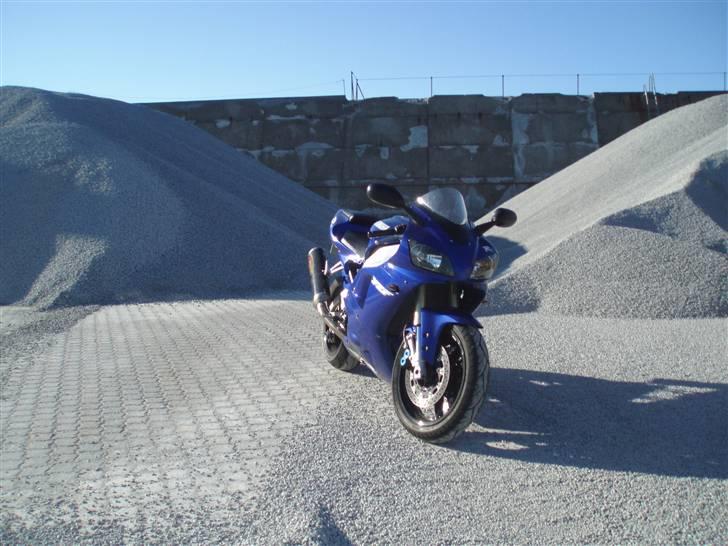 Yamaha R1 billede 4