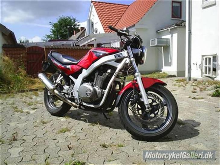 Suzuki GS 500  SOLGT billede 3
