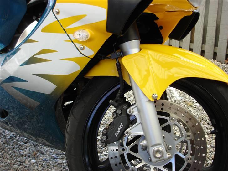 Honda CBR 600F4 billede 2