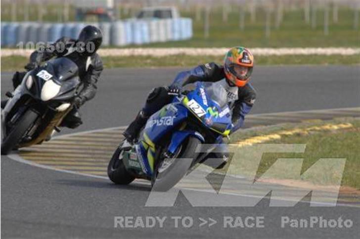 Honda cbr 600 rr  - Pannonia Ring d. 15/3-08..... JA JA.. Han tog mig på langsiden.. =8o) billede 14
