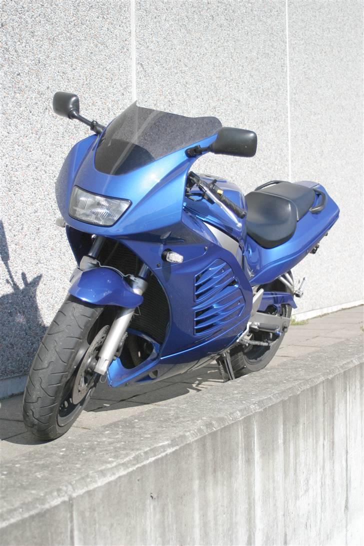 Suzuki RF 600 R *SOLGT* billede 11