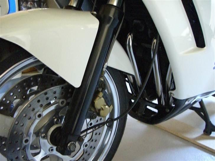 Suzuki GSX 600 F (Totaltskadet) billede 10