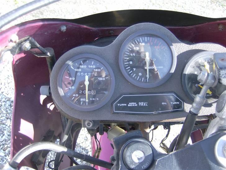 Suzuki GSX-R 250 (SOLGT) billede 5