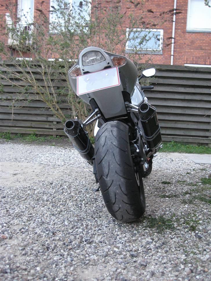 Suzuki gsx-r1000 solgt - fik kun lige et enkelt billede 5