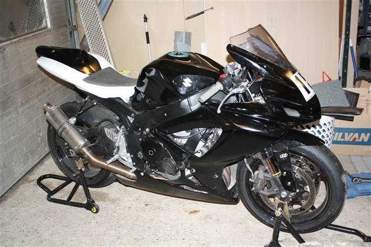 Suzuki GSXR750 Baneged ¤solgt¤ - Ny baneged indkøbt til 2011. en GSXR 750 K7 billede 20