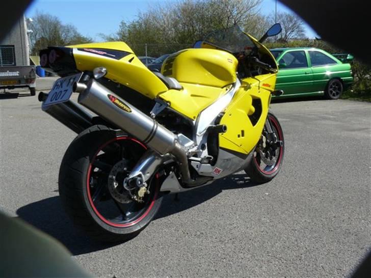 Aprilia RSV MILLE SOLGT billede 10