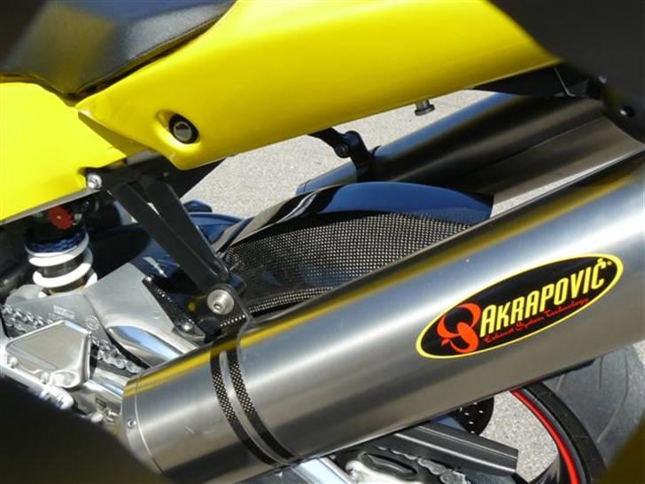 Aprilia RSV MILLE SOLGT - Carbon hugger  billede 14