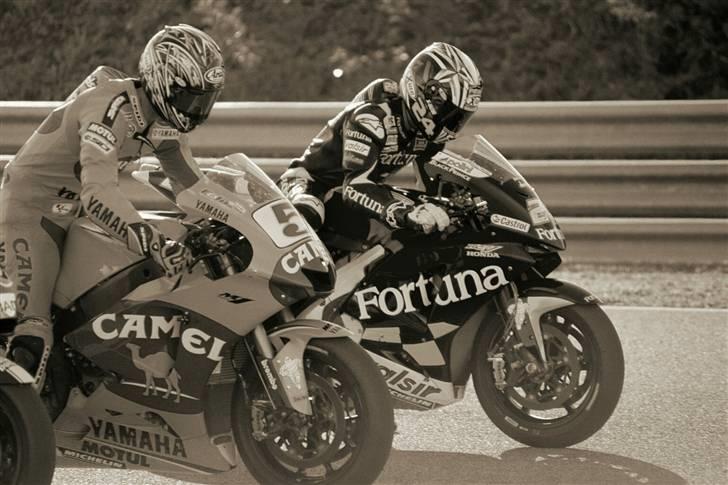 Honda cbr 1000 rr (solgt) - Mig ved siden af Colin Edwards ;o) billede 5