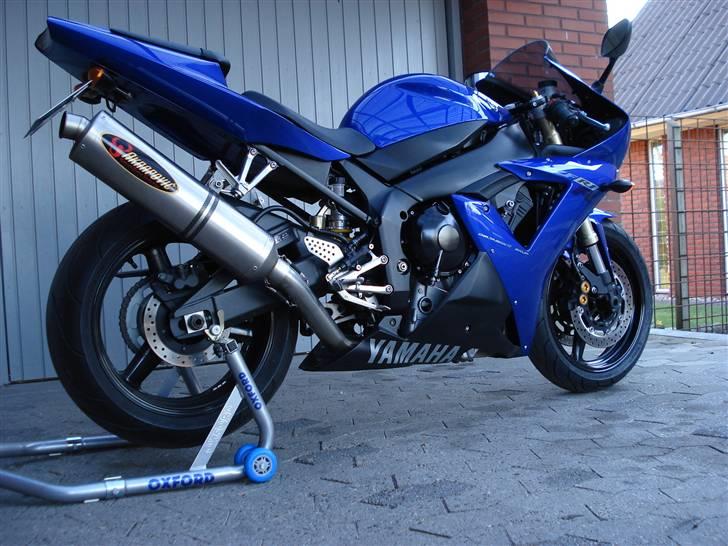 Yamaha yzf r1 2003 model billede 2