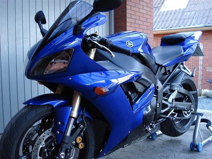 Yamaha yzf r1 2003 model billede 18