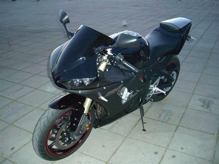 Yamaha R6 billede 17