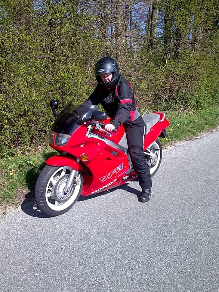 Honda VFR 750F.* SOLGT* - yes nu kan jeg nå jorden ordentligt:o) billede 7