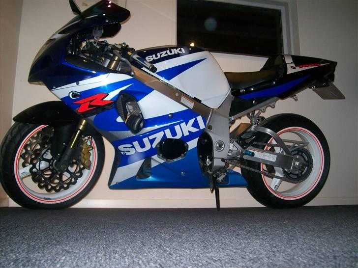 Suzuki gsxr 1000 k1