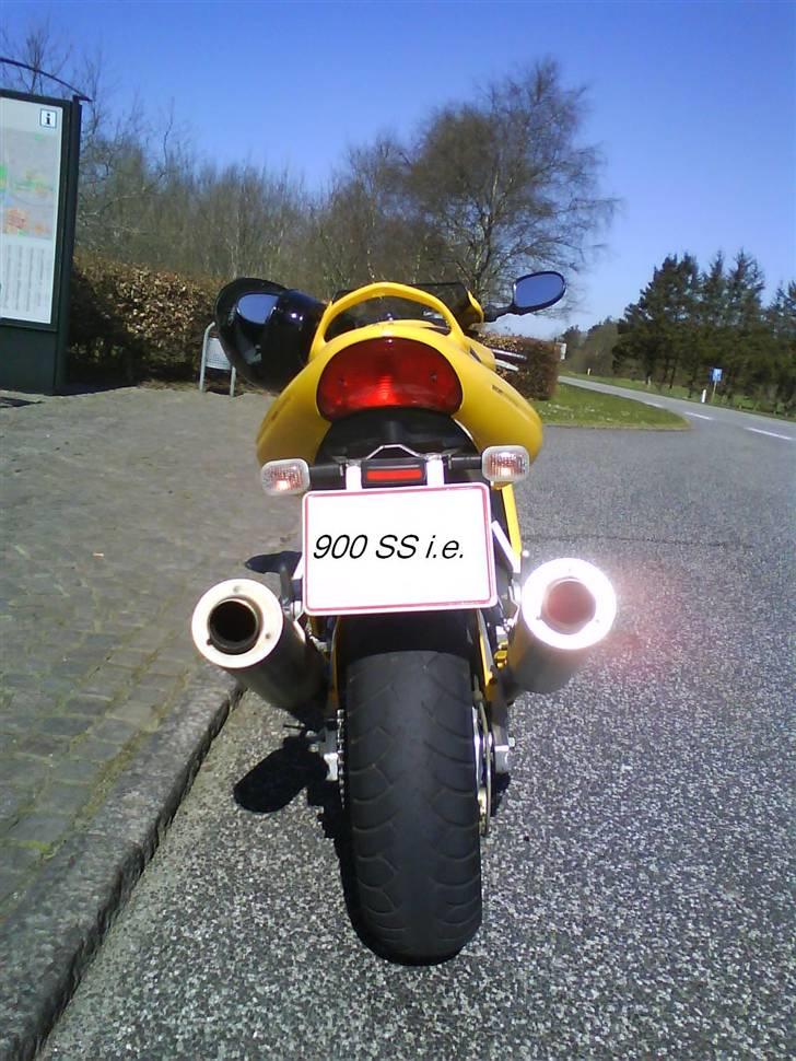 Ducati 900 SS ie - På rundtur omkring en Ducati billede 5-5 billede 12