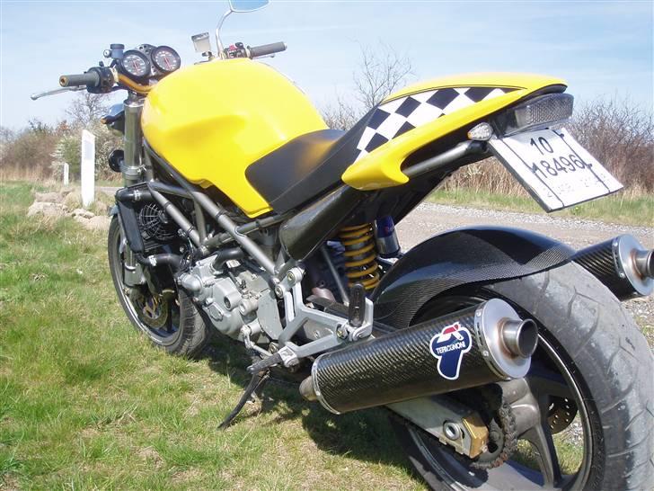 Ducati monster s4 916 - smukt design ! - jeg har forkortet bagenden og nummerplade holderen er i Aluminium ! billede 3