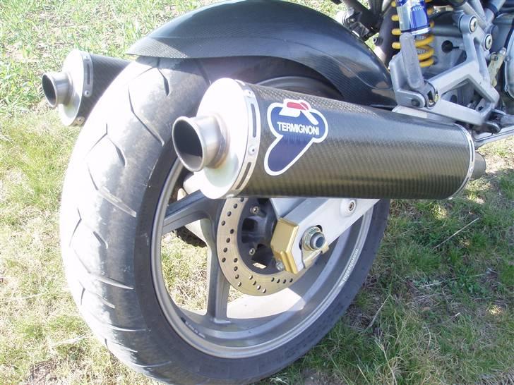 Ducati monster s4 916 - magnesium fælgene er letter cyklen for over 3 kg. og så ser de bare godt ud.  billede 8
