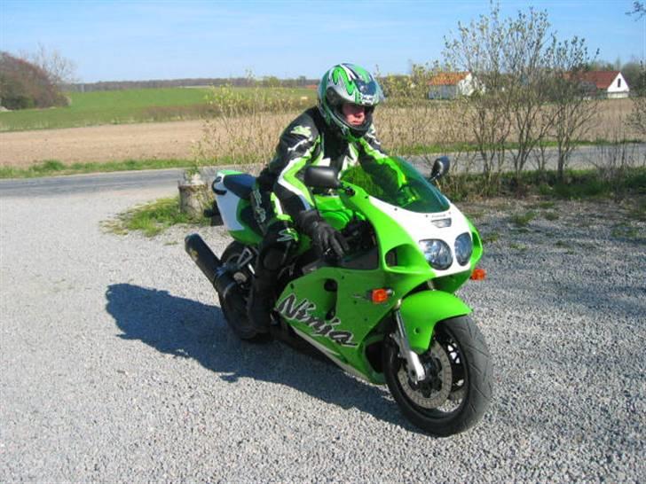 Kawasaki ZX7-R - Det er lidt fedt når tingene matcher. billede 6