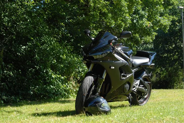 Yamaha Yzf r6 - Så skulle der solbades lidt billede 1